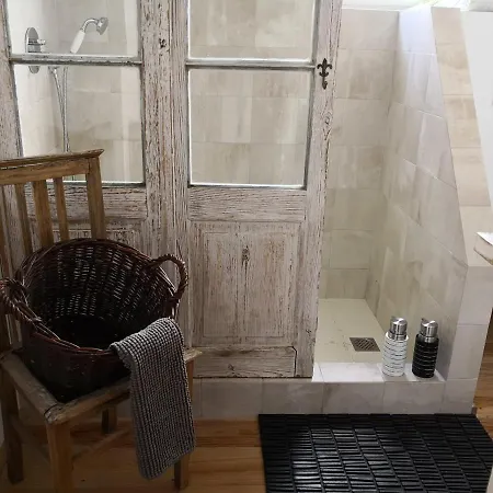 Snug Houseguests 4* Лісабон