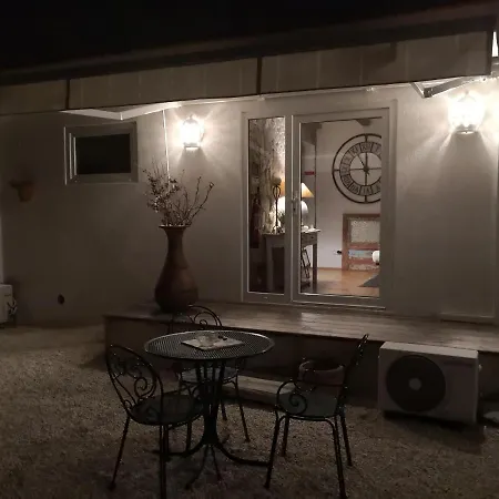 Snug Houseguests 4* ליסבון