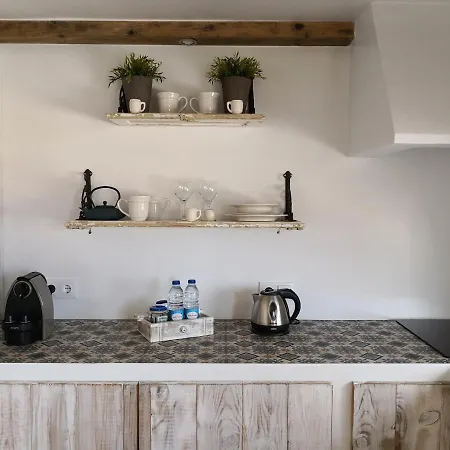 Snug Houseguests 게스트하우스 4*