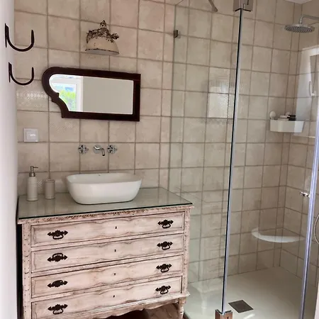 Snug Houseguests 4* ליסבון