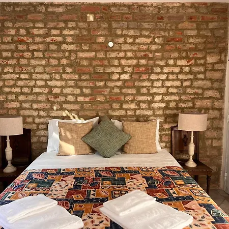 Snug Houseguests 게스트하우스 4*