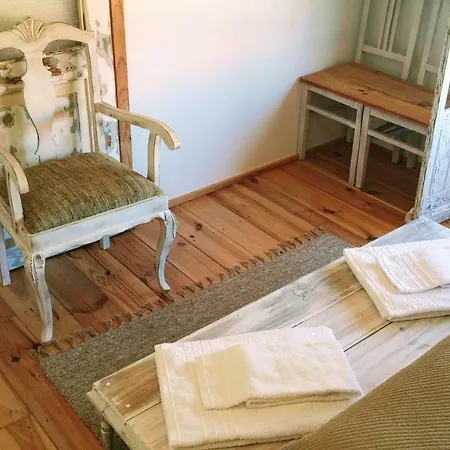 Snug Houseguests בית הארחה 4*