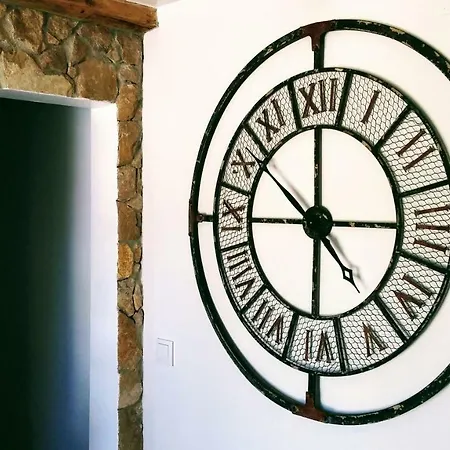 Snug Houseguests בית הארחה