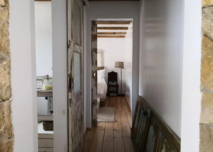 Snug Houseguests Гостьовий будинок Лісабон