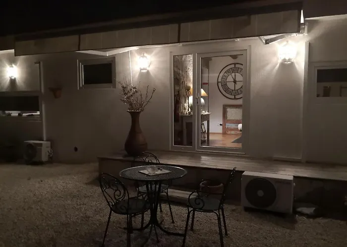 Snug Houseguests 4* Лісабон