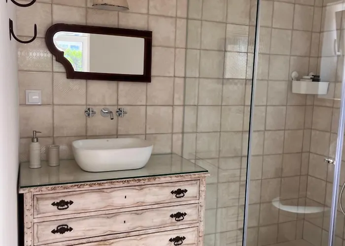 Snug Houseguests 4* Лісабон