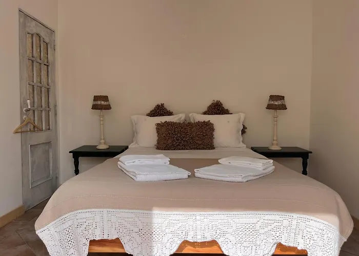 Snug Houseguests Гостьовий будинок Лісабон