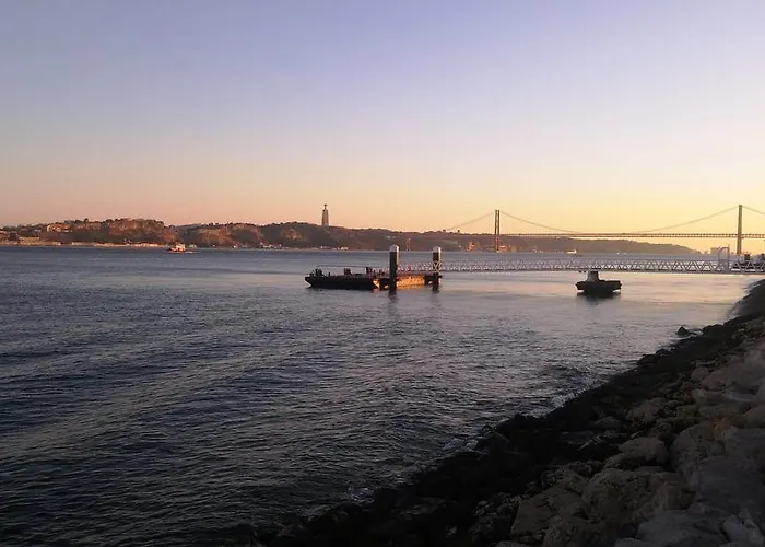 Гостьовий будинок Snug Houseguests