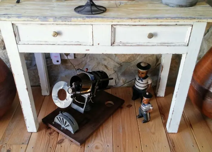 Snug Houseguests Гостьовий будинок Лісабон