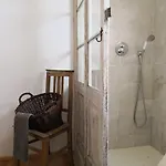 Guest house Snug Houseguests 4*