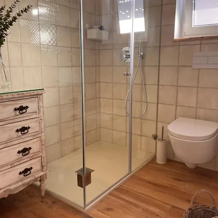 Gæstehus Snug Houseguests 4*